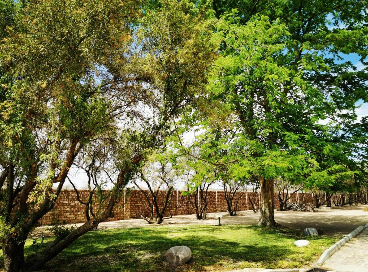 Апартаменты East Gate Rest Camp Buitepos Экстерьер фото